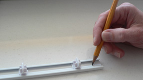 Montaza zascitne mreze pred padcem otroka. Zaščita za okna, balkone, terase in stopnišča.