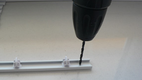 Montaza zascitne mreze pred padcem otroka. Zaščita za okna, balkone, terase in stopnišča.